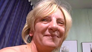 German housewife does sex casting on the street