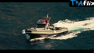 Elizabeth Debicki Bum, Mounds Episode in Tenet