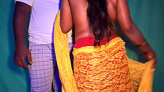Navel and Erotic Show of Tamil Married Bhabi