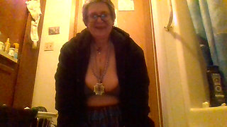 Stripping Tease Yoga Flash Pussy