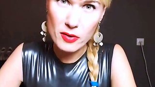 Mature Amateur in Latex on Webcam