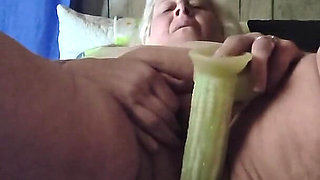 Pumping Pussy Full with Dildo so Cool