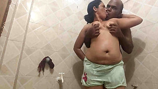 Sexy Sindu Bathing Sex with Lover