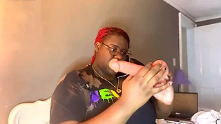 Ebony BBW Gothic Goddess tests out her pleasure with solo fun