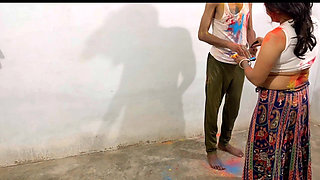 Indian Bhabhi Who Came to Play Holi Was Made to Cum and Then Left as a Sinner.
