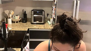Live Stream with Dani Valentina