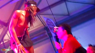 Slut black babe dancing and stripping in public - MMM100