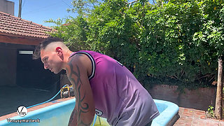 The pool cleaner fucked me when my husband wasn't home - Venusymarteok