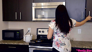 Family breakfast - s4:e5