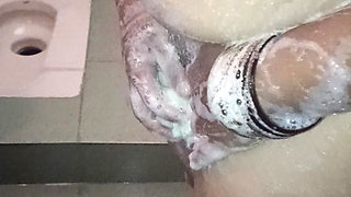 Before bathing aunty pussy nice boobs