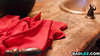 Ebony cougar fucks big boobs mom wife