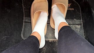 Flexible foot fetish masturbating with feet and hands