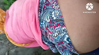 Gehu kat ti huyi female majdoor ki choot chudayi kari doggi style me