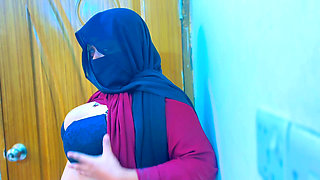 Egyptian Hot Maid Gets Super Horny & Start Masturbat in Office Room & Boss Start Handjob by Saw Her