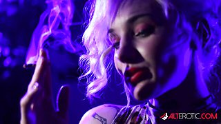 Mystery Kitty Quinn - blonde dirt - AltErotic