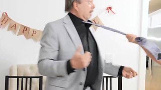 Thanksgiving Sinneras Threesome - Alexis Fawx, Codi Vore /