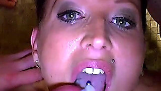 Asian Girl Deepthroats Outdoor and Lets Herself Be Anal Cumshot!