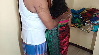 Housewife Saree Showing