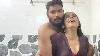 Full Video of Indian Desi Girl Sex with Her Boyfriend in Bathroom