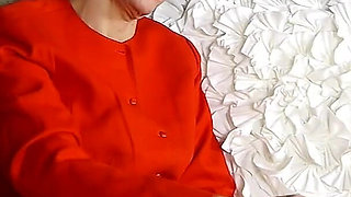 Mature Housewife Sable Renea Rubs Her Pussy on the Couch