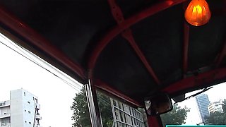 Picking up a Thai MILF with a TukTuk