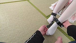 The Cute White Stockings Girlfriend Is Restrained and Shackled, Tickling Her Whole Body