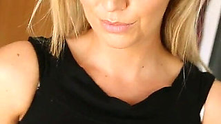 Hayley Marie Coppin - Shakin My Boobs