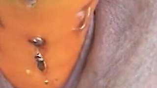 Casting milf drilling her pussy and ass hole with extreme objects