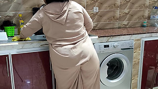 Egyptian Sharmota Get Her Pussy Wet in Kitchen Arabic Big Woman