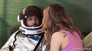 Anna Claire Clouds Big Ass – Mommy’s Tight Pussy Gets Wrecked