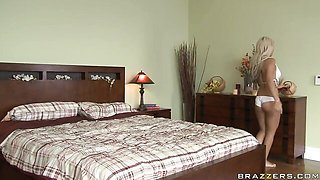 Sexy Bridgette B - side fuck porn - Brazzers Exxtra