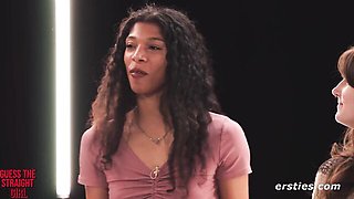 Wlw (women love women) smut with inviting bird from Ersties