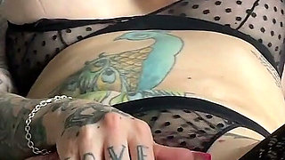 I'm Masturbating My Horny MILF Pussy!