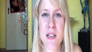 Teen Squirts Horny off