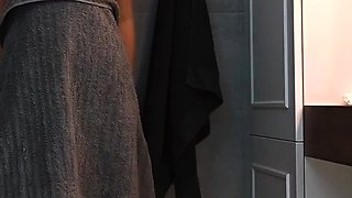 Alice Ross heads super-naughty in a bathroom three way