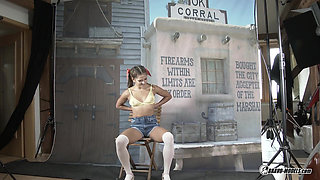 Serina Gomez - 438 - Photoshoot Backstage